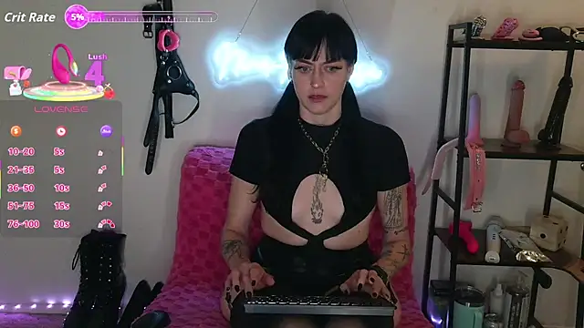 ninaparadisa online show from February 12, 2026, 2:17 am