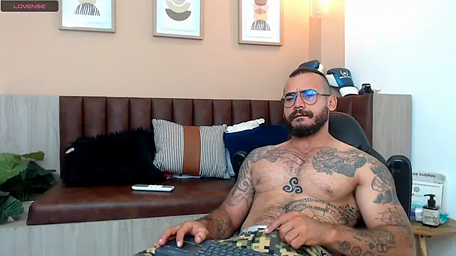 hanz col online show from March 11, 2025, 10:29 am