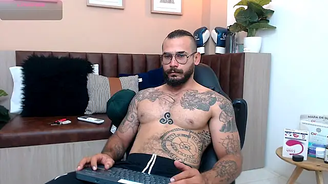 hanz col online show from March 13, 2025, 11:08 am