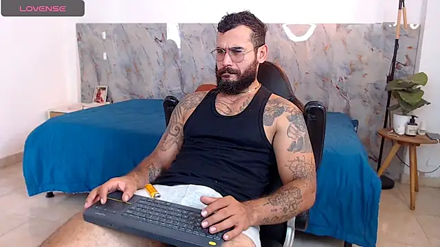 hanz col online show from December 15, 2025, 3:49 pm