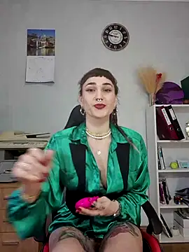 Snapshot of FoxRineHelen chatting on February 18, 2025, 2:49 pm FoxRineHelen online show from February 18, 2025, 2:49 pm