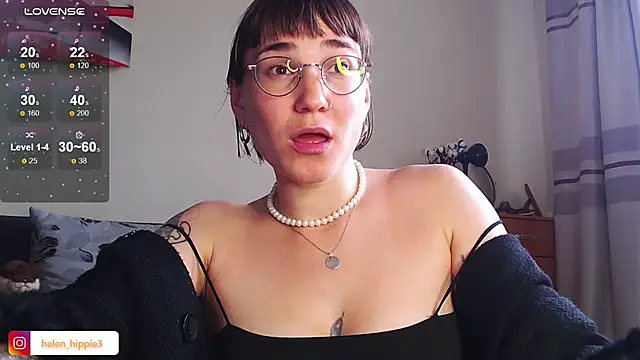 Snapshot of FoxRineHelen chatting on September 11, 2025, 4:07 pm FoxRineHelen online show from September 11, 2025, 4:07 pm