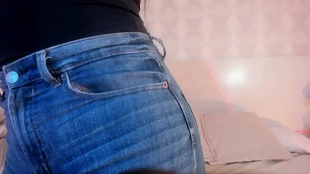 Snapshot of IvannaAnggel chatting on January 9, 2026, 12:52 pm IvannaAnggel online show from January 9, 2026, 12:52 pm