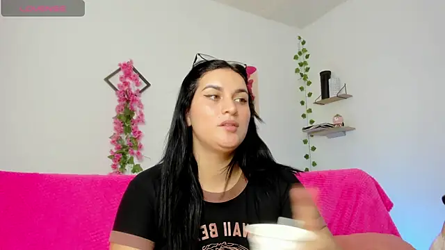 Emic  online show from January 28, 2025, 5:56 pm