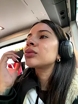 AnitaKariri online show from November 20, 2025, 8:36 am