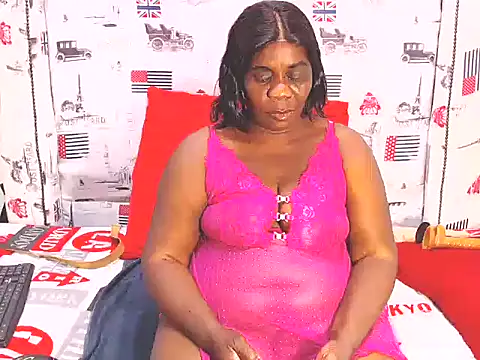 Honeybumsx32 online show from March 18, 2025, 1:09 pm