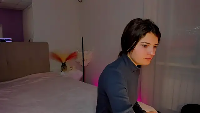 Laura Leee online show from January 29, 2025, 6:33 am