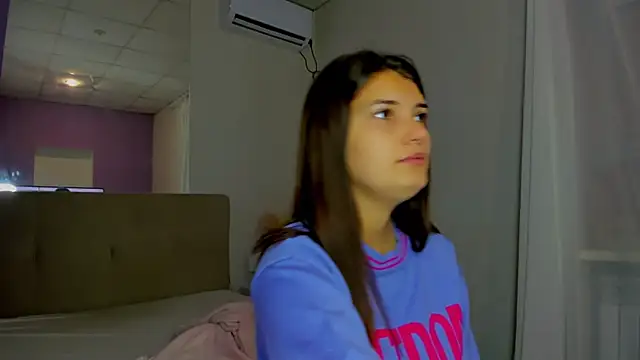 Laura Leee online show from September 30, 2025, 5:23 am