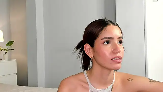 Madie  collins online show from January 23, 2025, 5:42 pm