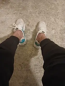 Snapshot of casper0303 chatting on February 20, 2026, 11:27 pm casper0303 online show from February 20, 2026, 11:27 pm