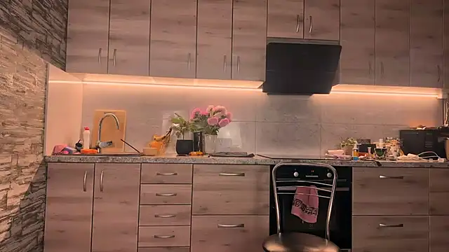    art online show from September 19, 2025, 5:24 pm