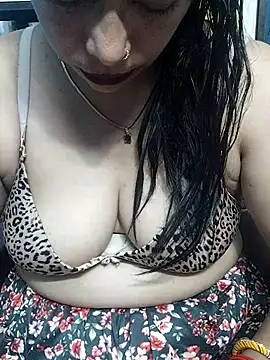 Urmila bhabhii online show from November 5, 2025, 3:39 am