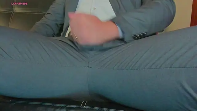 Snapshot of MrLonely02 chatting on December 17, 2024, 11:38 pm MrLonely02 online show from December 17, 2024, 11:38 pm