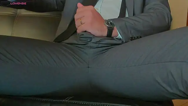 Snapshot of MrLonely02 chatting on January 12, 2025, 10:33 pm MrLonely02 online show from January 12, 2025, 10:33 pm