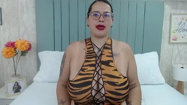 KarllaWalker online show from March 18, 2025, 12:36 pm