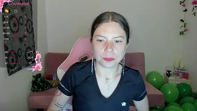 Snapshot of Susana_garcia_ chatting on December 9, 2024, 11:45 pm Susana garcia online show from December 9, 2024, 11:45 pm
