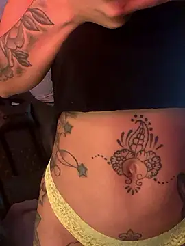 Snapshot of butterflybootyy chatting on December 7, 2024, 3:19 pm butterflybootyy online show from December 7, 2024, 3:19 pm