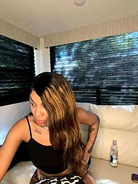 Snapshot of butterflybootyy chatting on September 13, 2025, 3:23 pm butterflybootyy online show from September 13, 2025, 3:23 pm