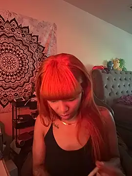 Snapshot of butterflybootyy chatting on October 10, 2025, 1:10 pm butterflybootyy online show from October 10, 2025, 1:10 pm