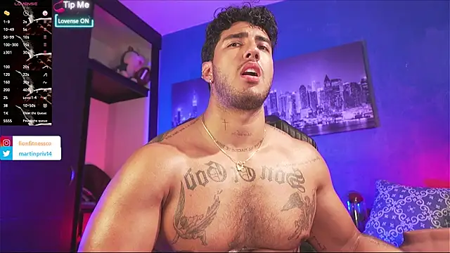 JACOB MARTINS online show from November 25, 2025, 8:42 pm