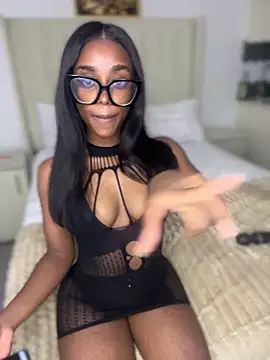 Snapshot of BhadBhad_Kitty chatting on March 11, 2025, 7:36 pm BhadBhad Kitty online show from March 11, 2025, 7:36 pm