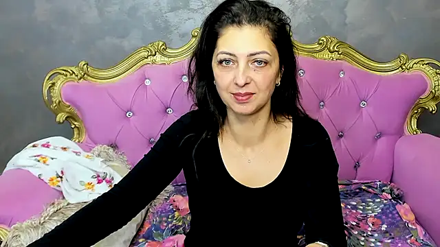 DivinSandra online show from January 5, 2025, 4:25 am