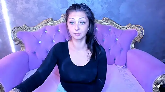 DivinSandra online show from September 26, 2025, 6:06 am