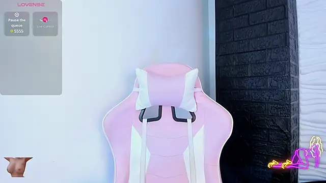 Snapshot of Bella_reaset18 chatting on December 5, 2024, 6:55 pm Bella reaset18 online show from December 5, 2024, 6:55 pm