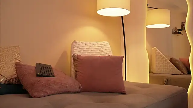 Chloe Cherry21 online show from December 23, 2025, 3:48 am