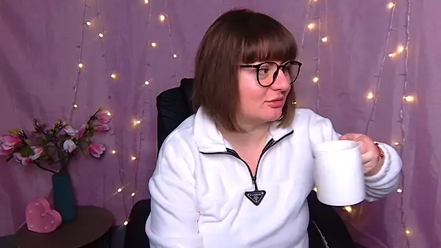 ZannaDreil online show from March 9, 2026, 7:07 pm