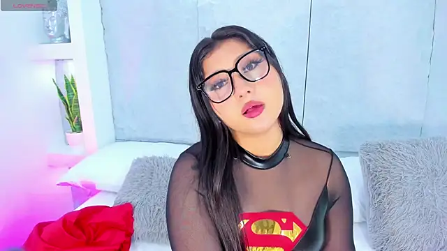 AvyMilton online show from October 3, 2025, 11:40 am