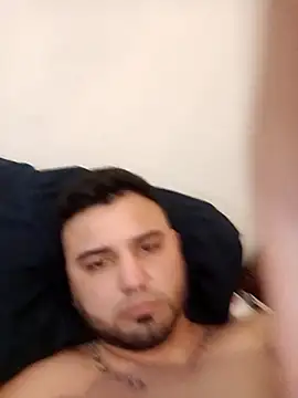 SINUECASTILLO online show from December 10, 2024, 6:17 pm