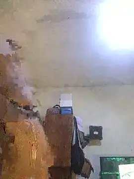 SINUECASTILLO online show from March 5, 2025, 10:43 pm