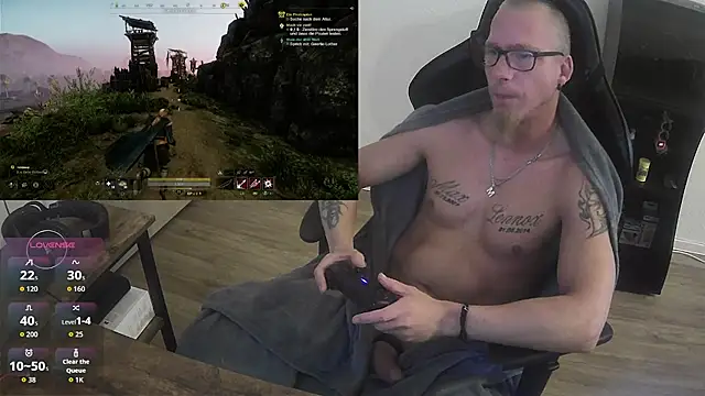 Maiki82 online show from November 18, 2025, 7:35 am