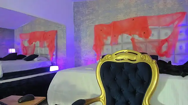 MelaniieRoux online show from October 12, 2025, 12:04 pm