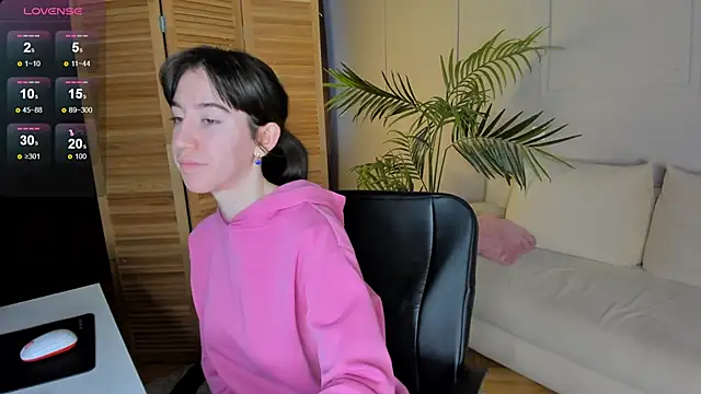 Belle Via online show from February 28, 2025, 5:26 am