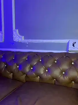 AaronCruz  online show from March 7, 2025, 2:04 am