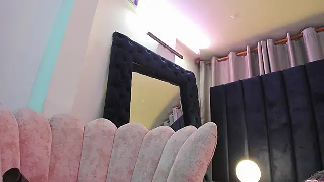 Snapshot of _Cristal_evans chatting on December 3, 2024, 6:26 am Cristal evans online show from December 3, 2024, 6:26 am