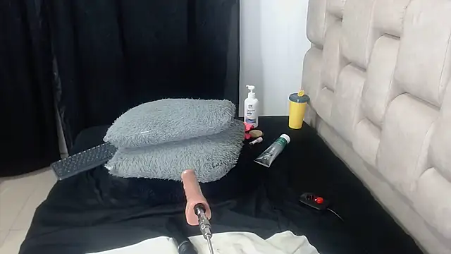 Roxy-Smith online show from February 17, 2025, 3:15 am