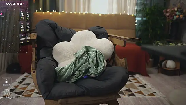 Feral Berrry  online show from February 13, 2025, 9:30 am