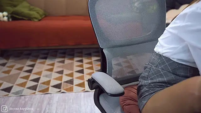 Feral Berrry  online show from October 6, 2025, 7:50 am