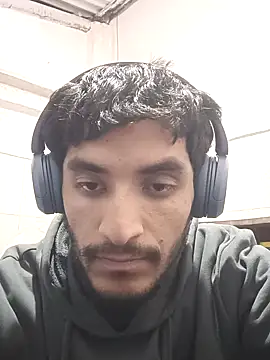 Snapshot of nskgenz chatting on November 18, 2025, 7:40 pm nskgenz online show from November 18, 2025, 7:40 pm