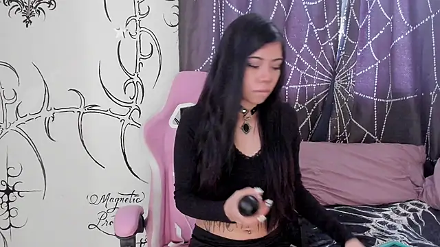 Snapshot of AlyRoses chatting on June 17, 2026, 4:19 pm AlyRoses online show from June 17, 2026, 4:19 pm