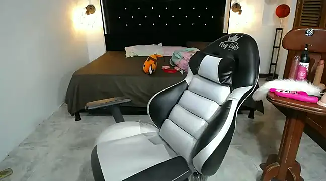 candy hairy online show from January 25, 2025, 6:12 am