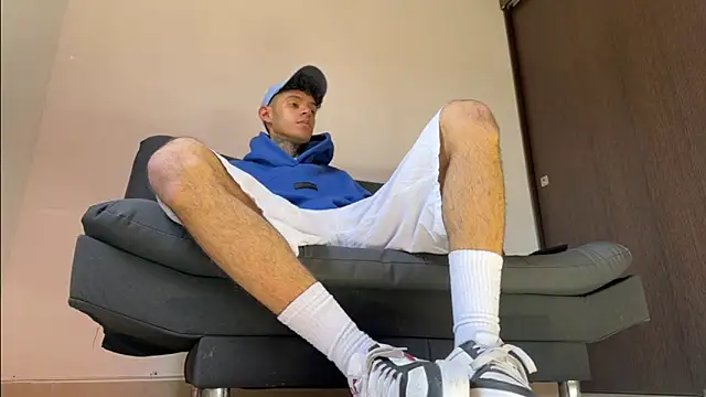 Saturno v online show from March 3, 2025, 7:49 pm