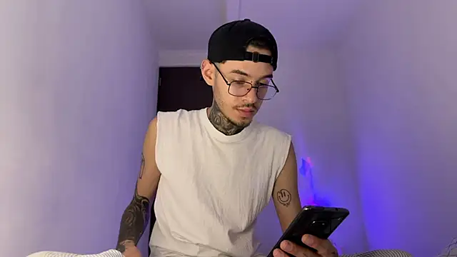 Saturno v online show from September 11, 2025, 12:44 am