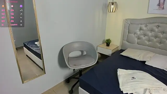 escarleth   online show from May 30, 2026, 2:58 pm