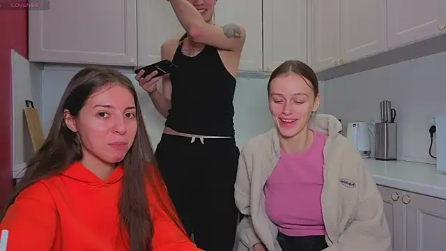 fcjuicy pussy online show from December 1, 2025, 9:25 am