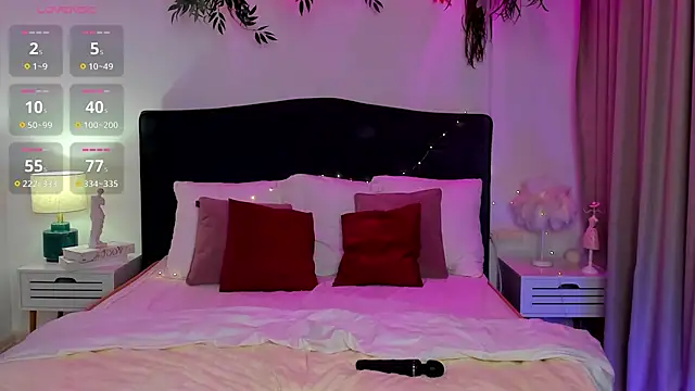 CalyMoon online show from January 27, 2025, 11:43 pm