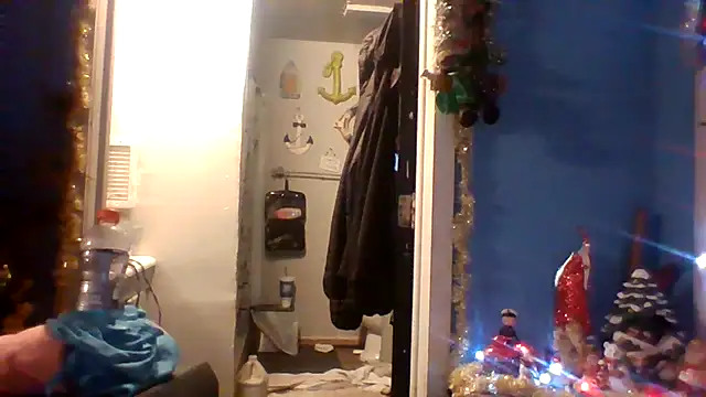 lilbishmiss online show from December 23, 2025, 2:42 am